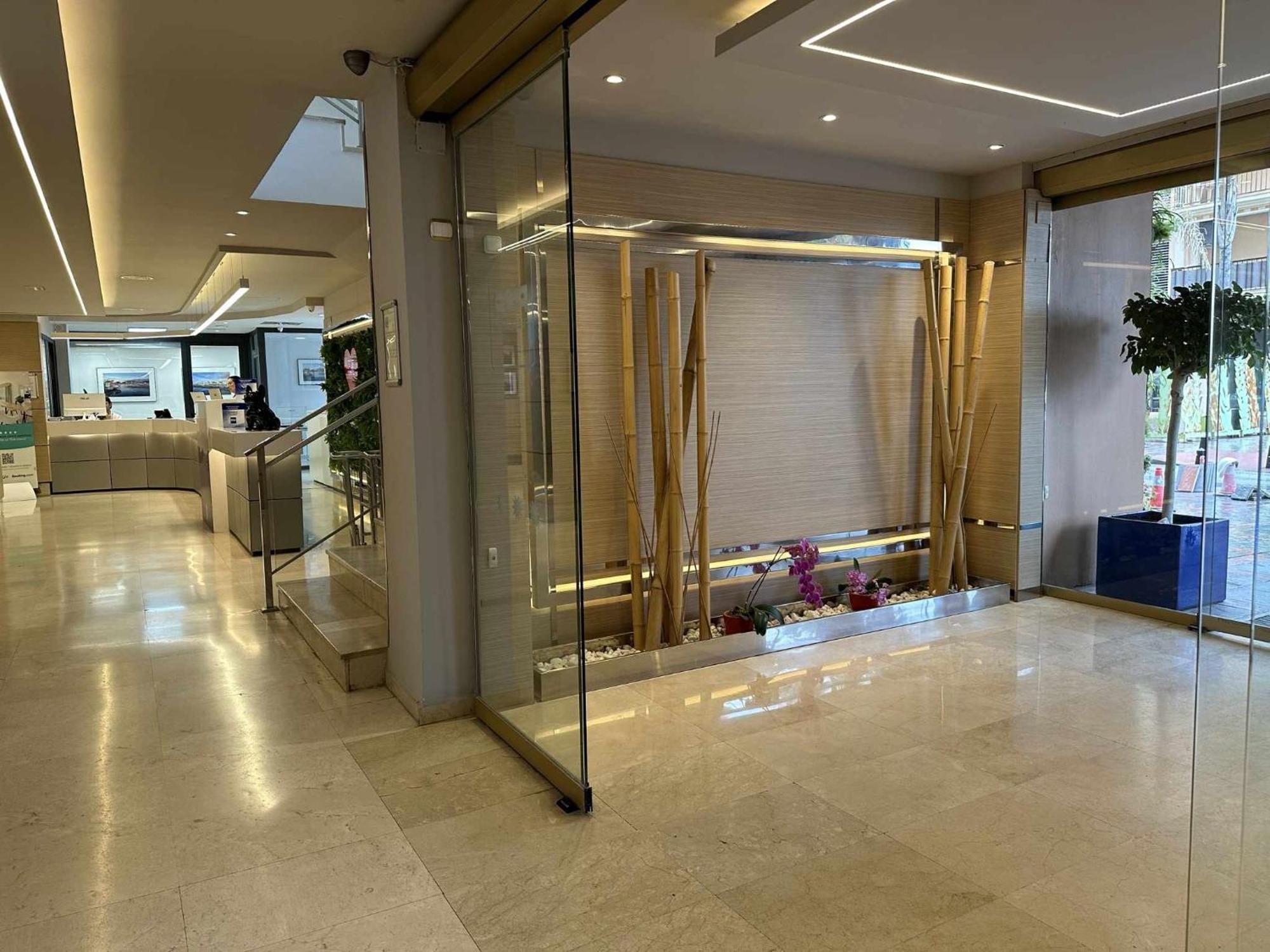 Estudio Pyr Privado Frente Al Puerto De Фуэнхирола Экстерьер фото
