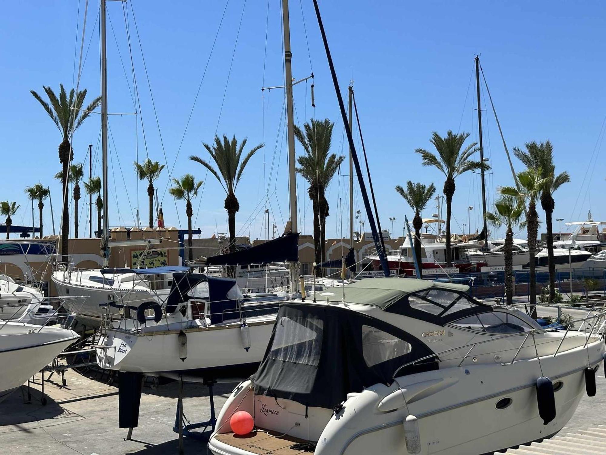 Estudio Pyr Privado Frente Al Puerto De Фуэнхирола Экстерьер фото